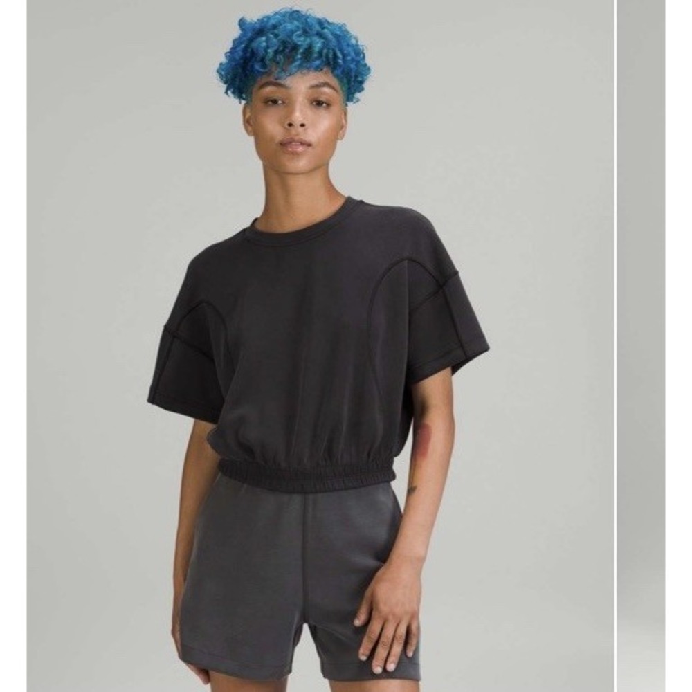 lululemon athletica Black Short Sleeve Tee